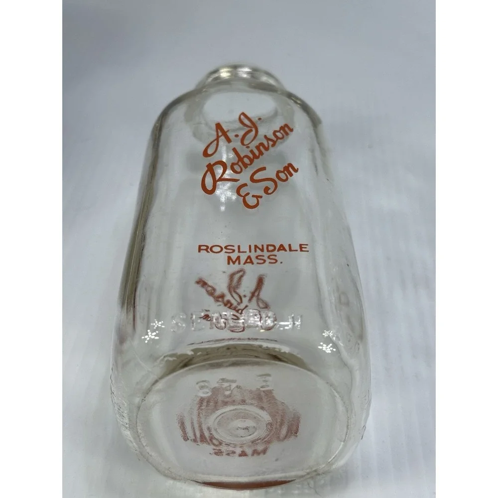 Vintage 4 Glass Milk Bottles 6 Slot Metal Carrier Crate Wire Basket Bottle 1 Lid
